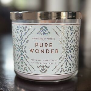 Bath & Body Works Pure Wonder Candle - Silver and White